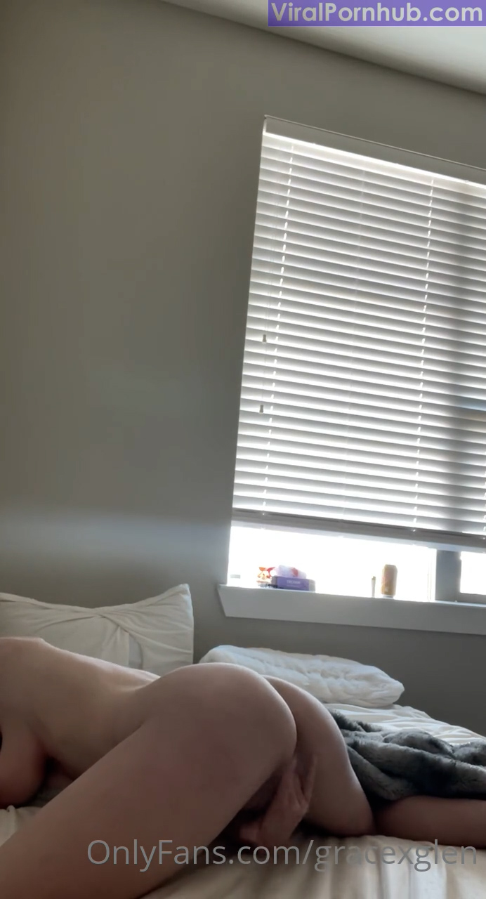 Gracexglen Naked tease on bed – Onlyfans video leak