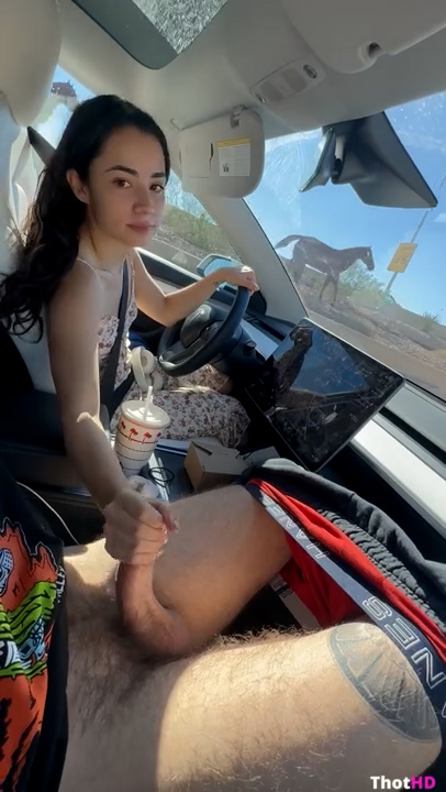 Jameliz / Jellybeanbrains Sucked in car very lewd – Onlyfans Sextape