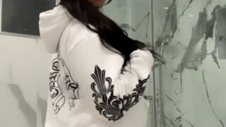 Aishah Sofey Stripping in bath so hot – Onlyfans Tape